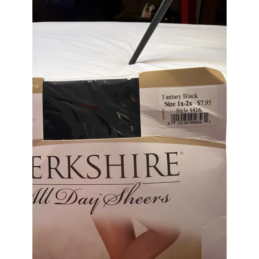 Berkshire All Day Sheers Fantasy Black Pantyhose Sandalfoot 4416 Size 1x-2x